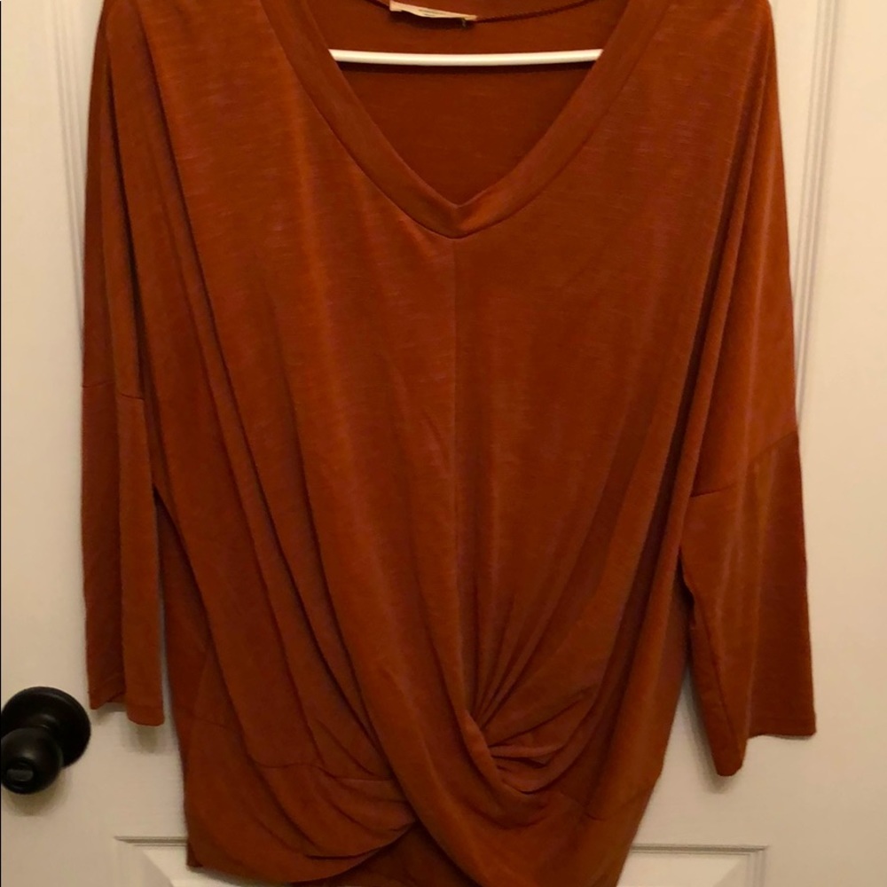 entro Front Twist Top